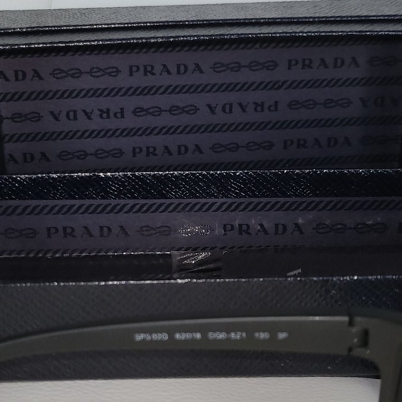 Prada sunglasses - Picture 3 of 4